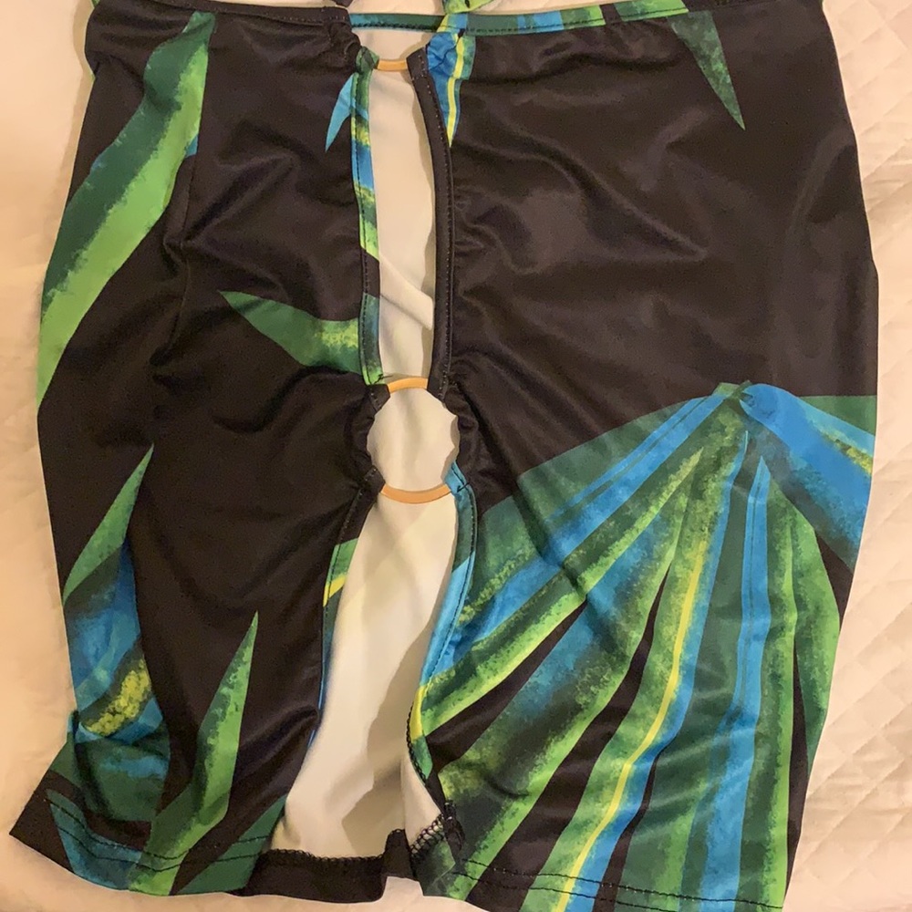 Swimsuit - Picture 2 of 5